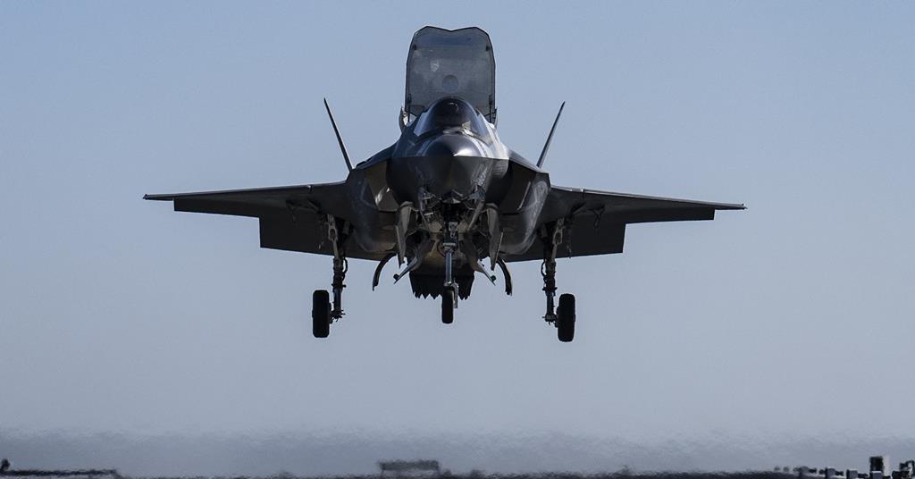F35B landing on the runway